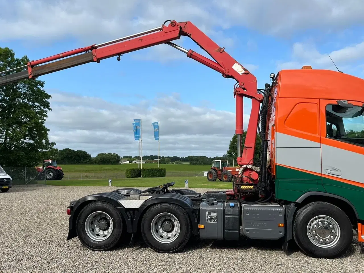 Billede 1 - Volvo FH 500 6x4 med tandemløft og aftagelig HMF 1150 kran+ 2 strengs hydraulik. Evt udlejning, ring og forhør