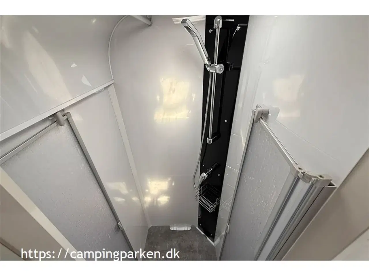 Billede 12 - 2020 - Dethleffs   Sjælden udbudt camper med lave enkeltsenge og badeværelse i hele bagenden