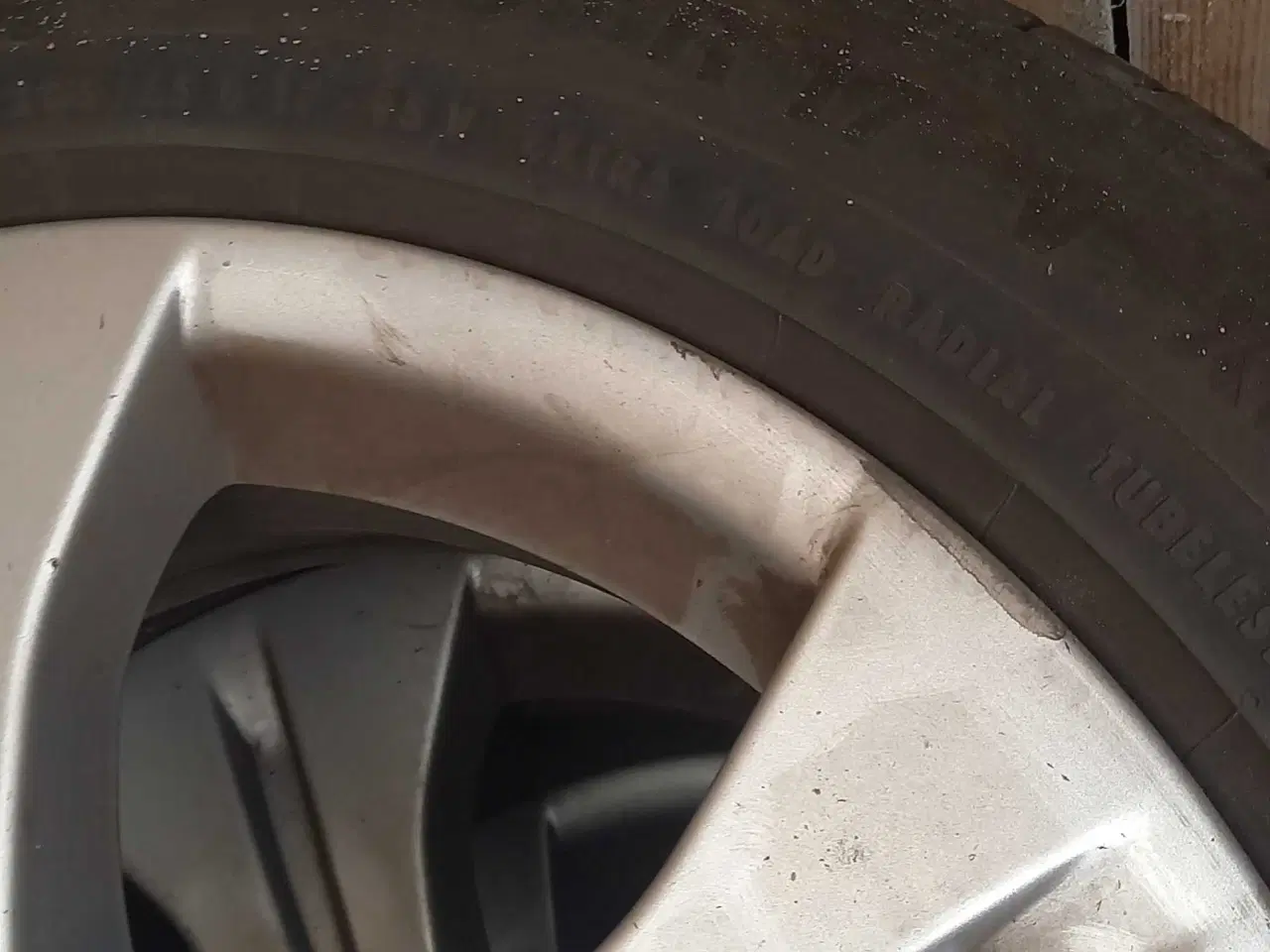 Billede 2 - 17" Renault fælge m. Dæk
