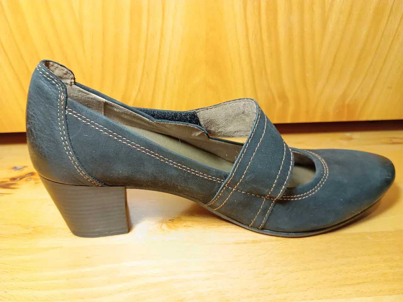 Billede 2 - Smarte sorte sko, str. 40. Mærke: Tamaris