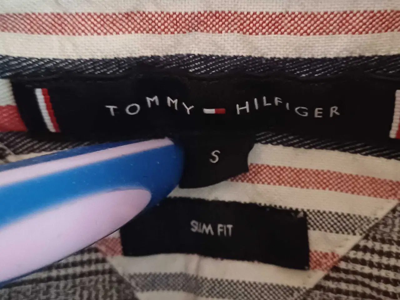 Billede 2 - Tommy Hilfiger skjorte
