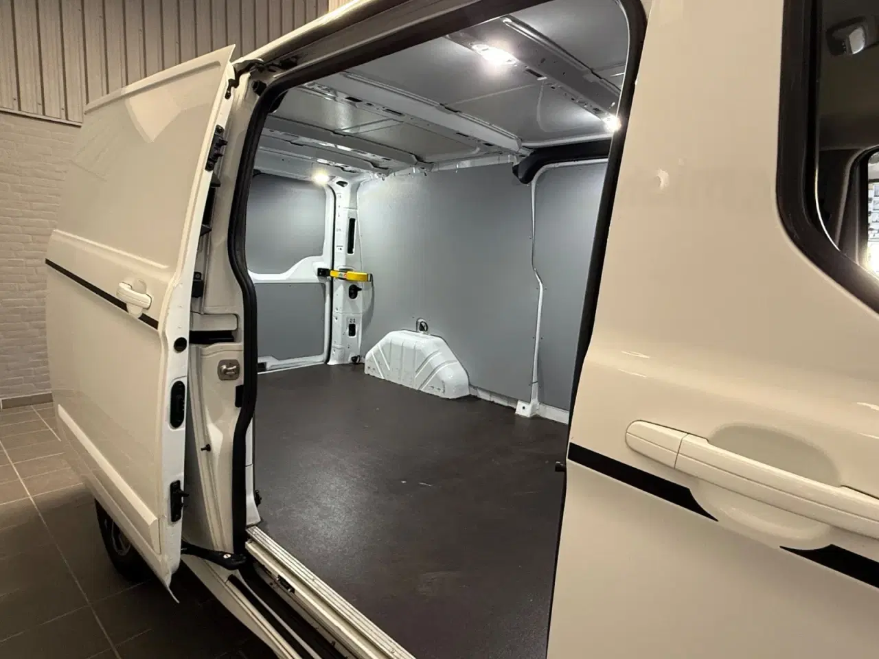 Billede 7 - Ford Transit Custom 320L 2,0 TDCi 185 Sport