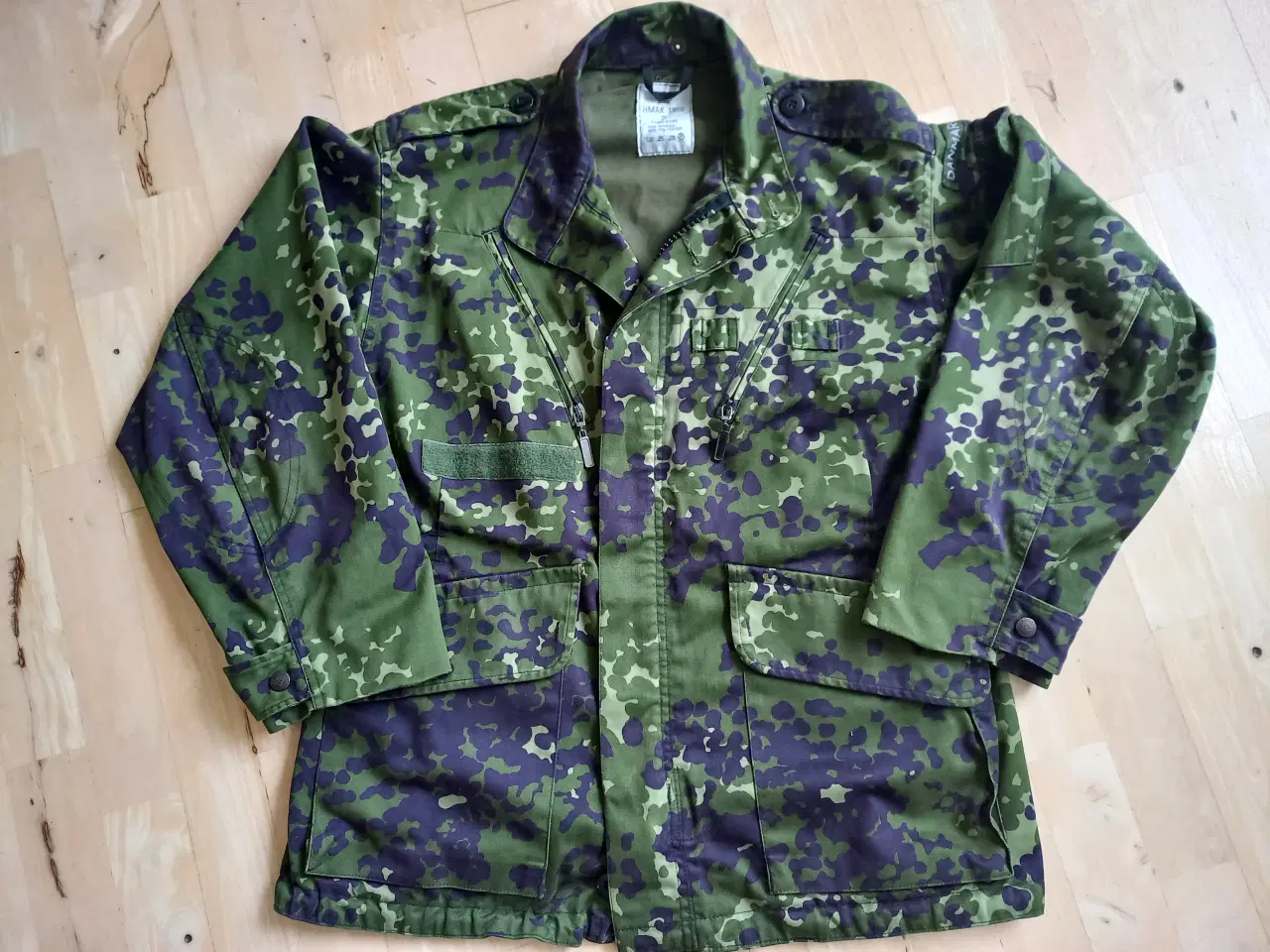 Billede 2 - Kampuniform M/84 – str. S – næsten ny – militær
