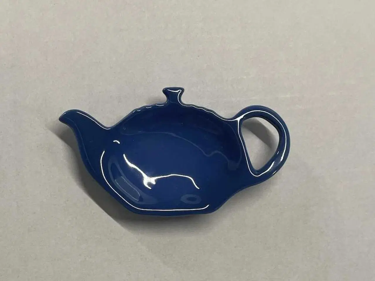 Billede 2 - Købes Le Creuset tebrevholder 