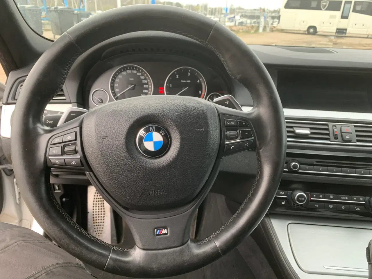 Billede 5 - BMW 530 F11 M-Sport/ u/afgift - Bud modtages