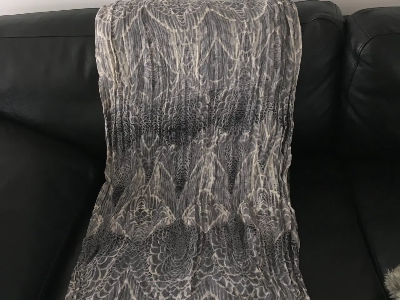 Billede 7 - Fint nyt stort tørklæde i sort/grå/beige