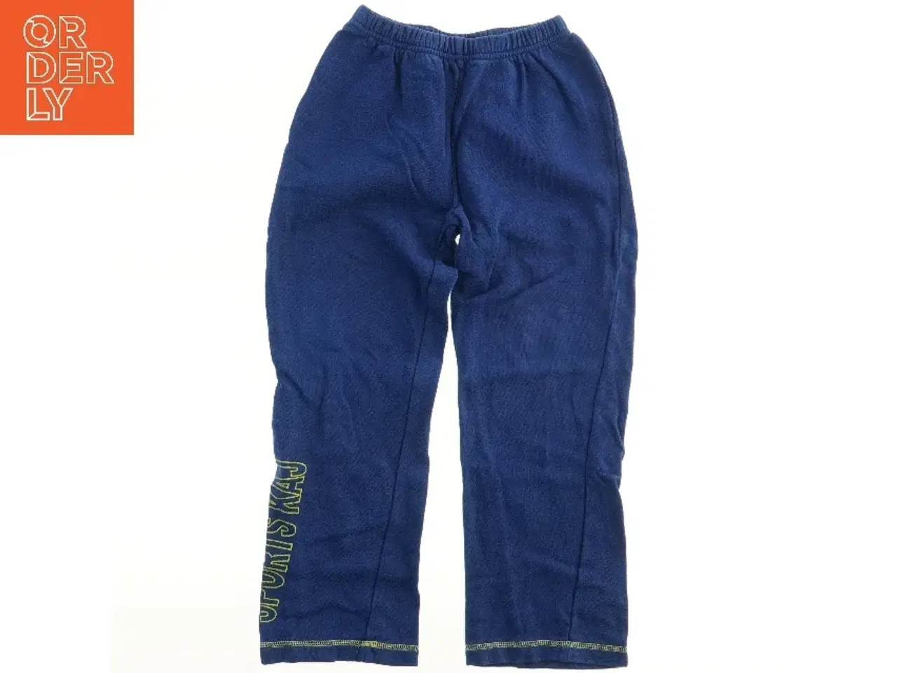 Billede 4 - Sportsdragt med hættetrøje og bukser fra Kaj Og Andrea (str. 116)