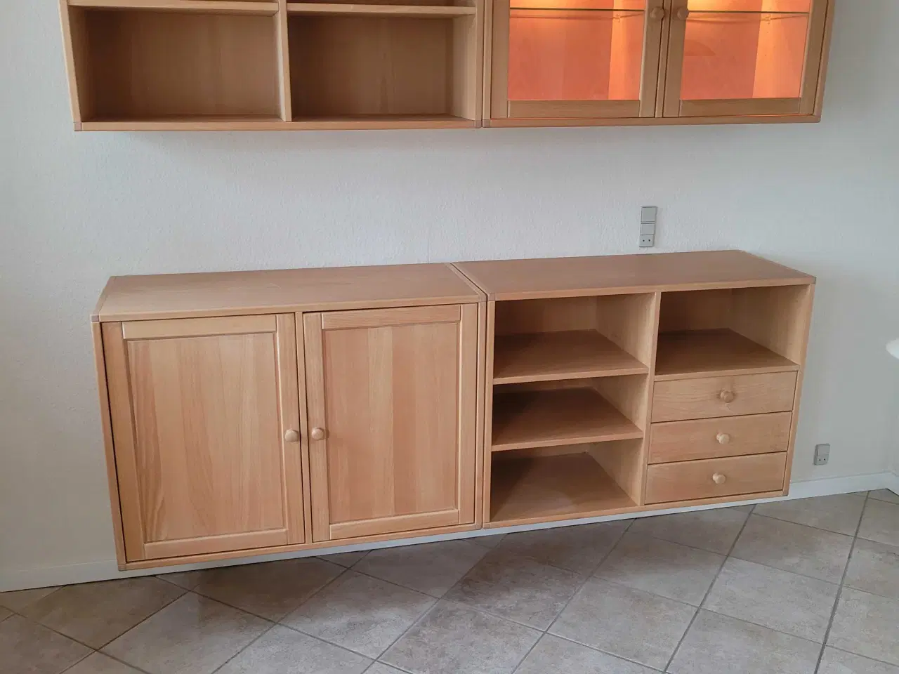 Billede 1 - Skabs arrangement i massiv bøg