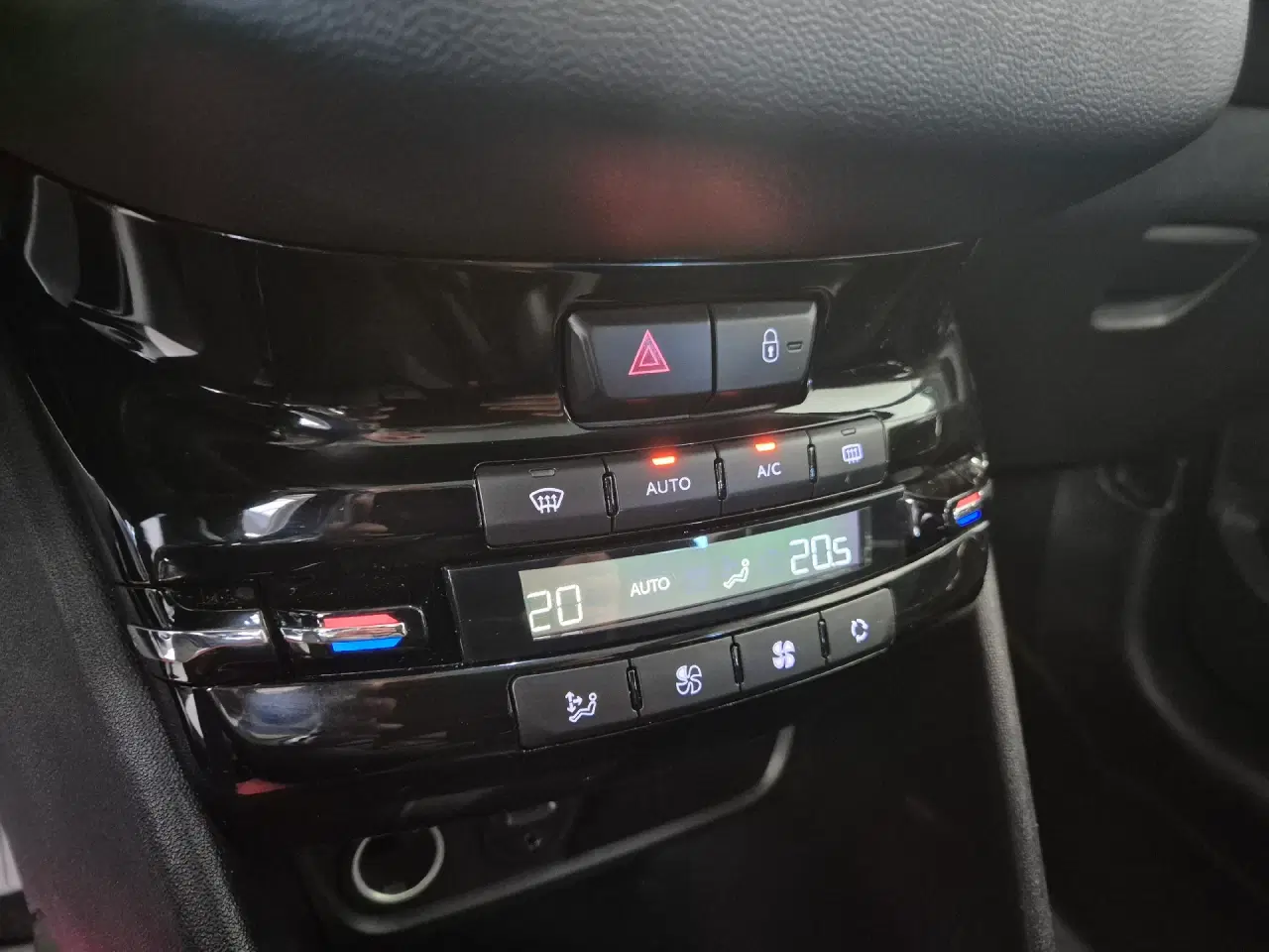 Billede 9 - Peugeot 208 1,6 BlueHDi Envy 100HK 5d