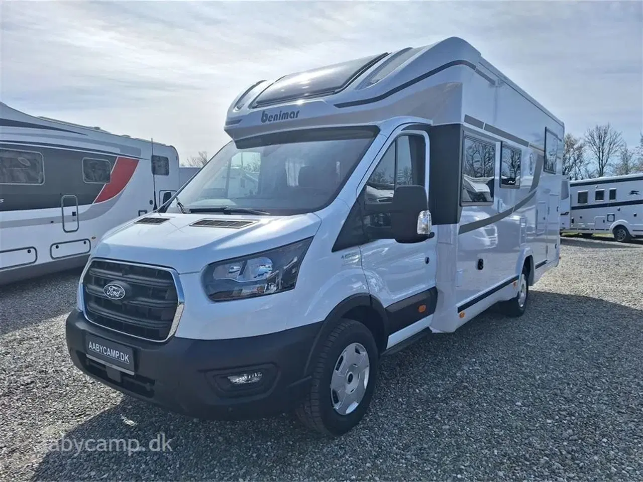 Billede 4 - 2025 - Benimar Tessoro 463 UP   Solcelle. markise. tv. 5 selepladser. batteri. helårsdæk. p-sensor for og bag. Bakkamera.