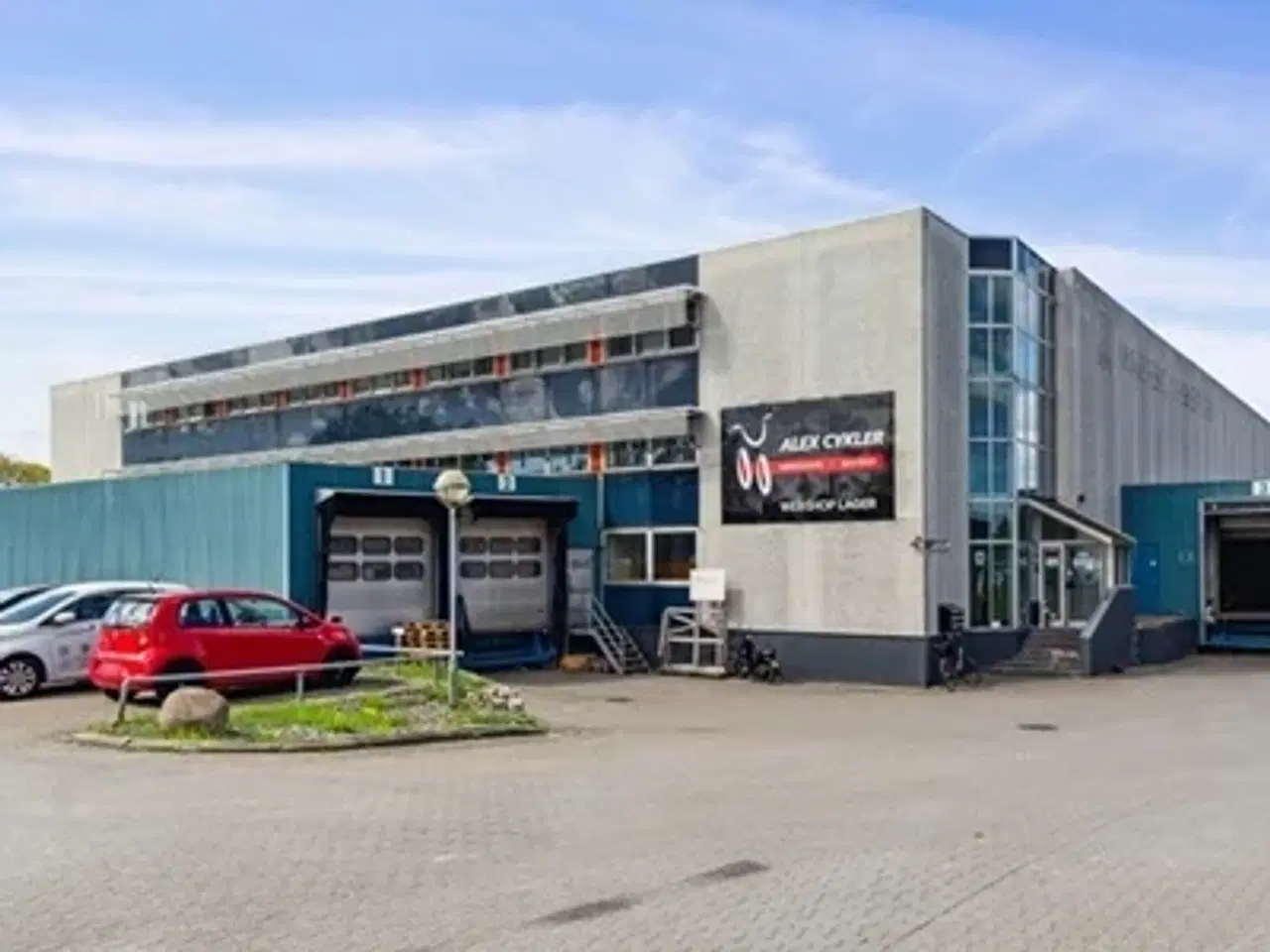 Billede 1 - VELPLACERET LOGISTIKEJENDOM