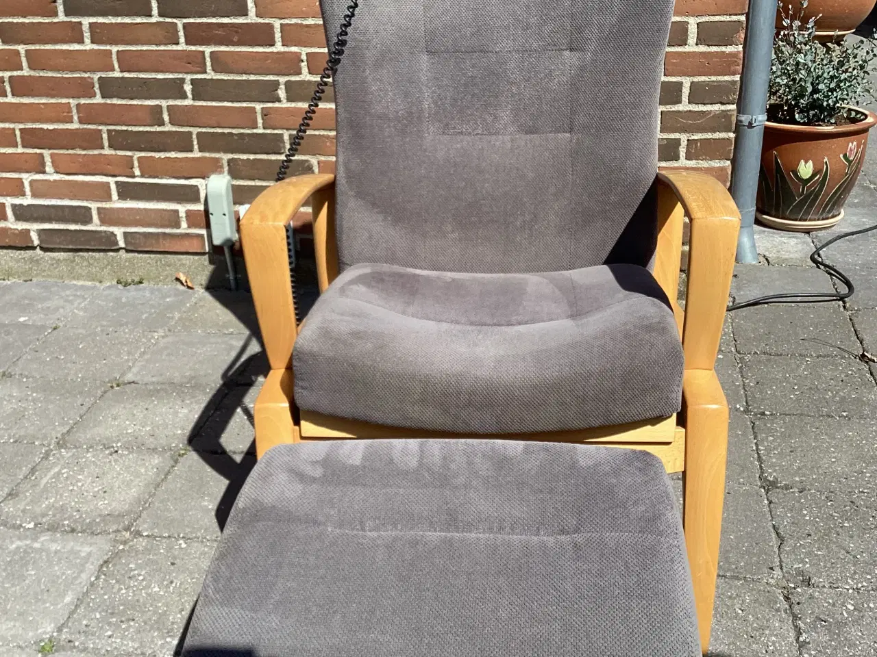 Billede 2 - Brugt Otiumstol med fodskammel fra Farstrup