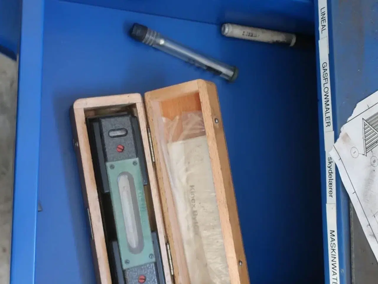 Billede 3 - Stålskab med div. Værktøj