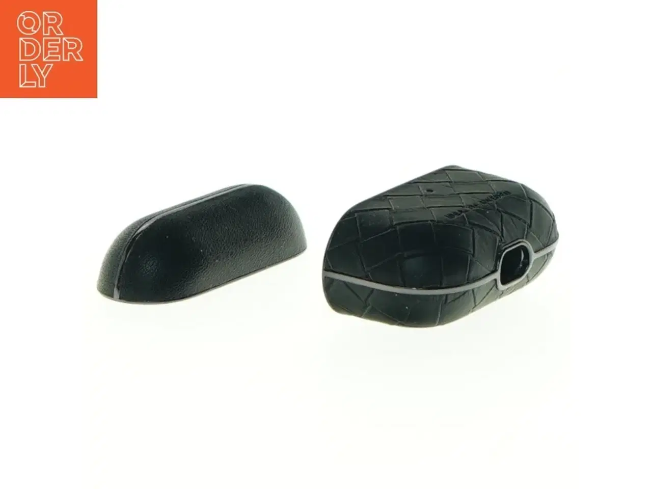 Billede 2 - earpods holder? fra Ideal of Sweden (str. 6 x 4 cm)