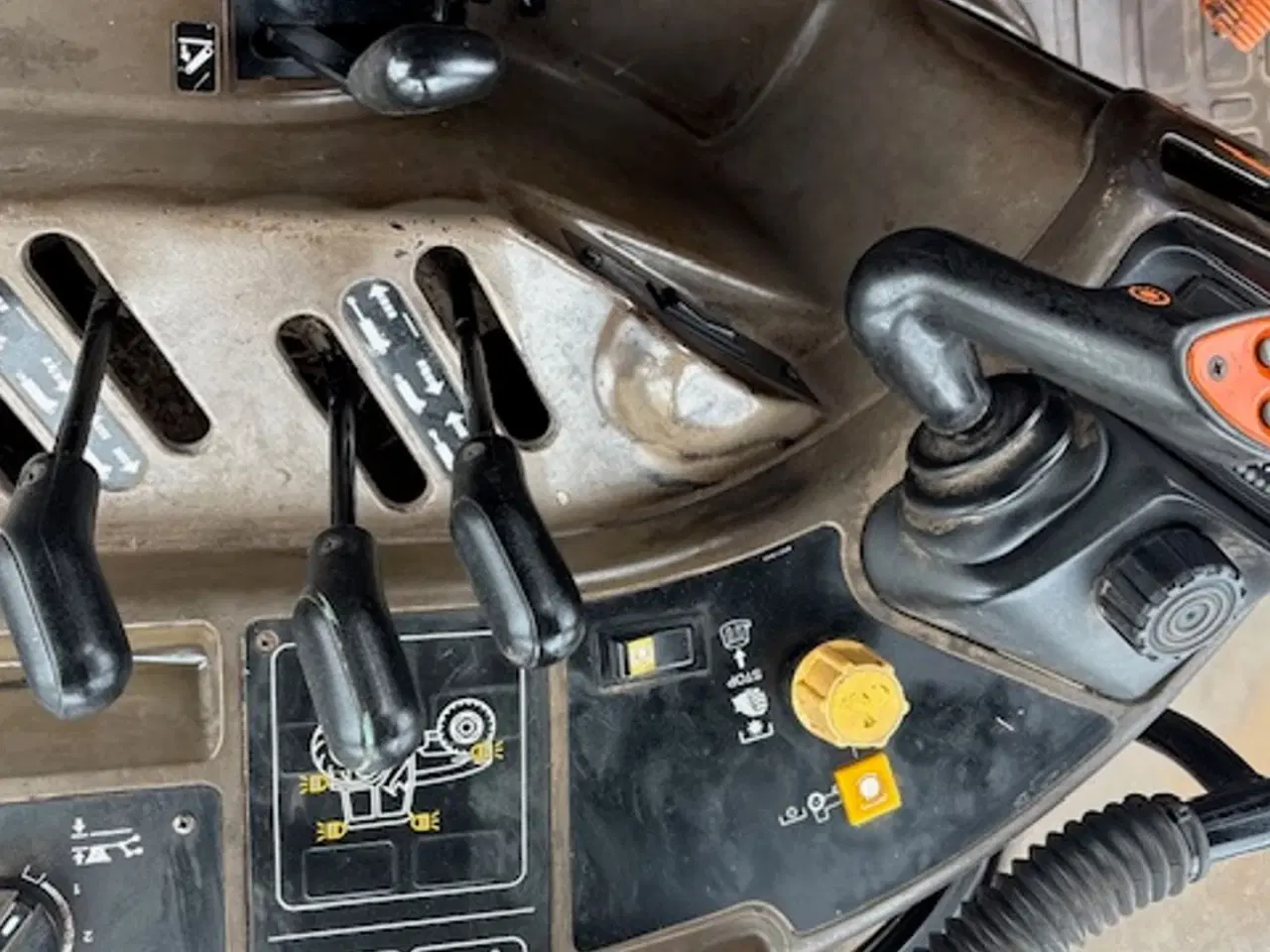 Billede 14 - New Holland M115 EN EJERS, FRONTVÆGT, TVILLINGHJUL