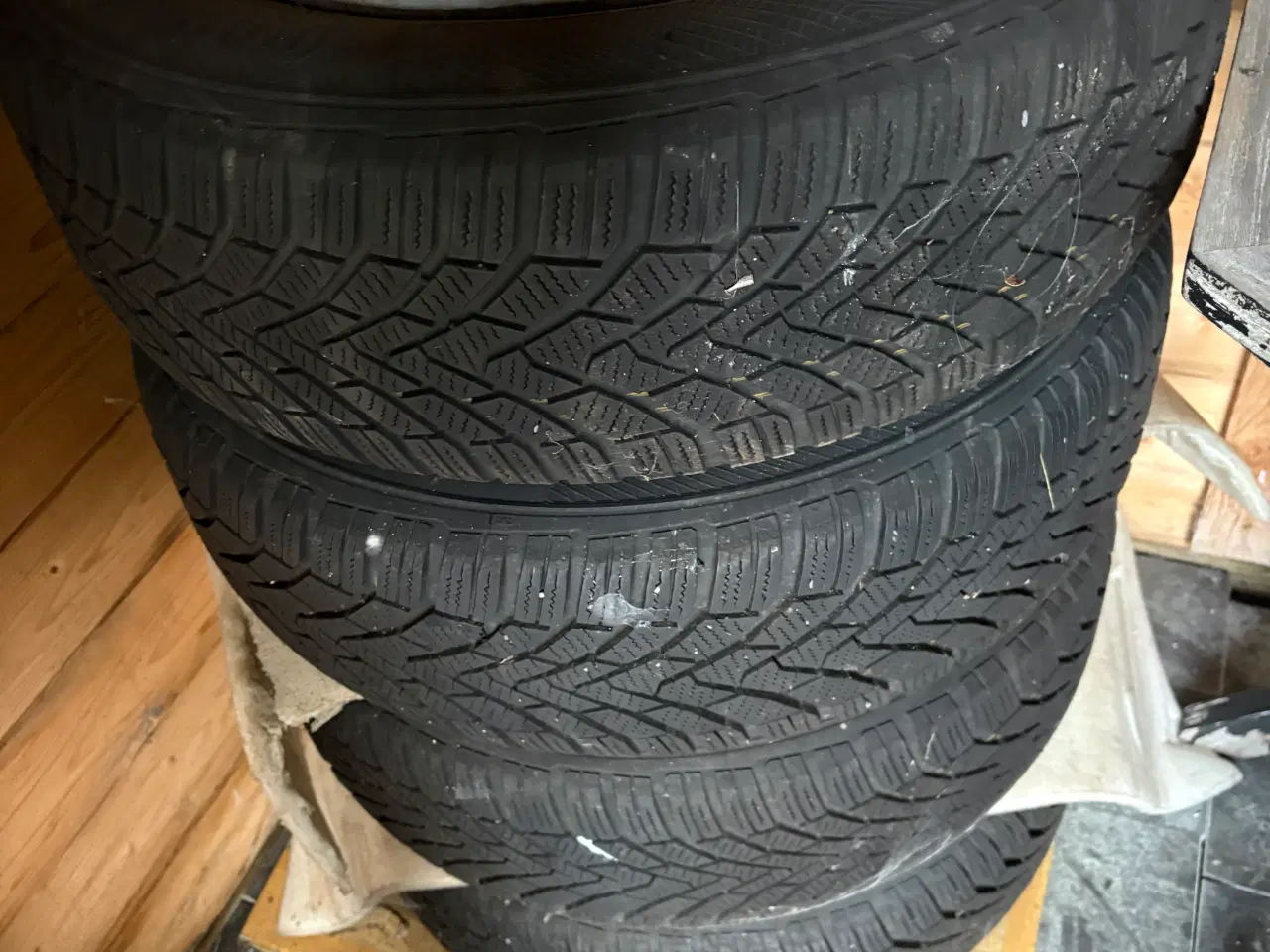 Billede 4 - Vinterdæk golf 7 m. Originale hjulkapsler