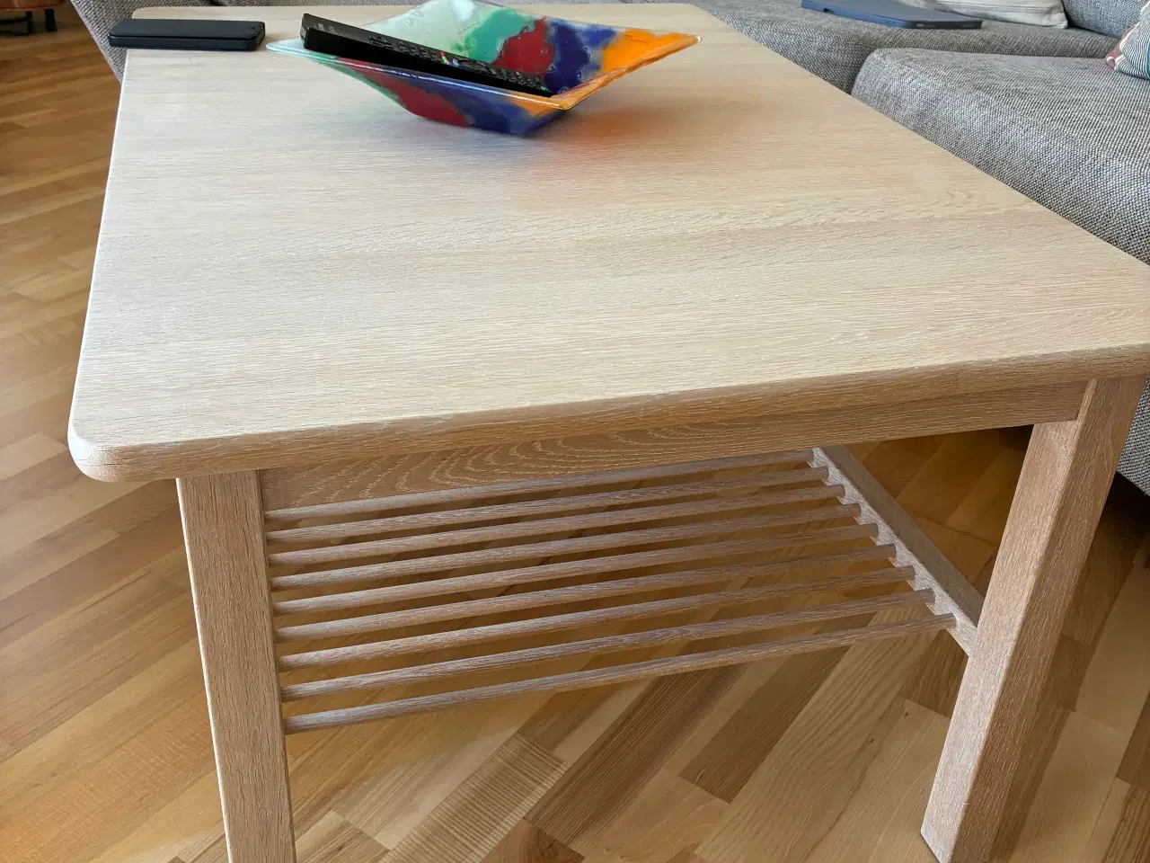 Billede 2 - Massiv sæbehandlet sofabord