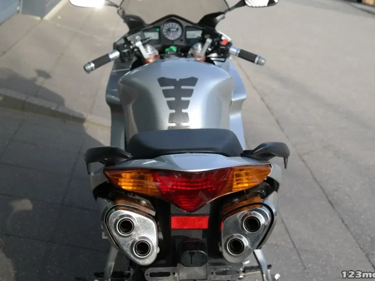 Billede 5 - Honda VFR 800 F MC-SYD       BYTTER GERNE