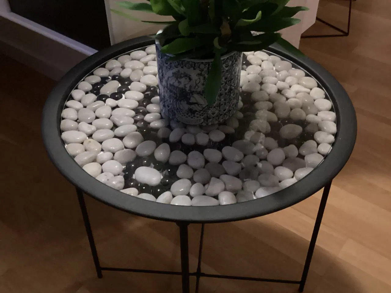 Billede 2 - Pyntebord.