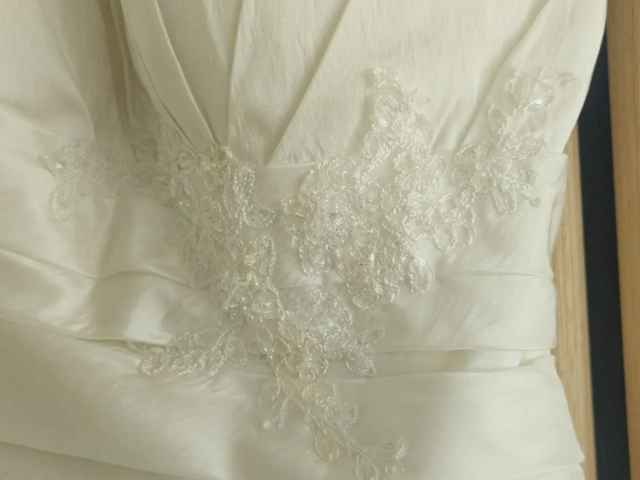 Billede 6 - Brudekjole med underskørt