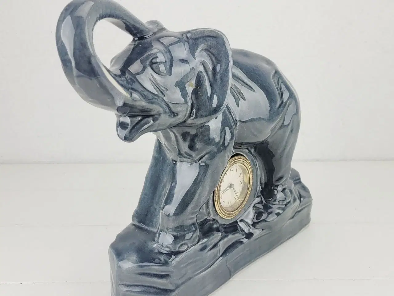 Billede 4 - ⭐️- Porcelæns Elefant med Ur