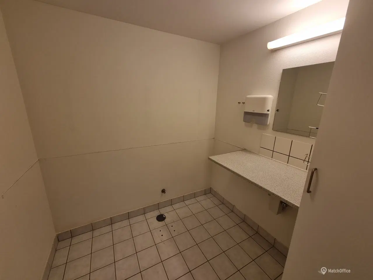 Billede 5 - 113 kvm klinik-/kontorlokale udlejes