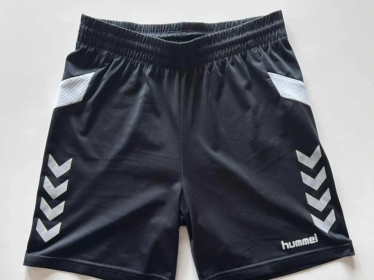 Billede 1 - Hummel shorts, str. 152