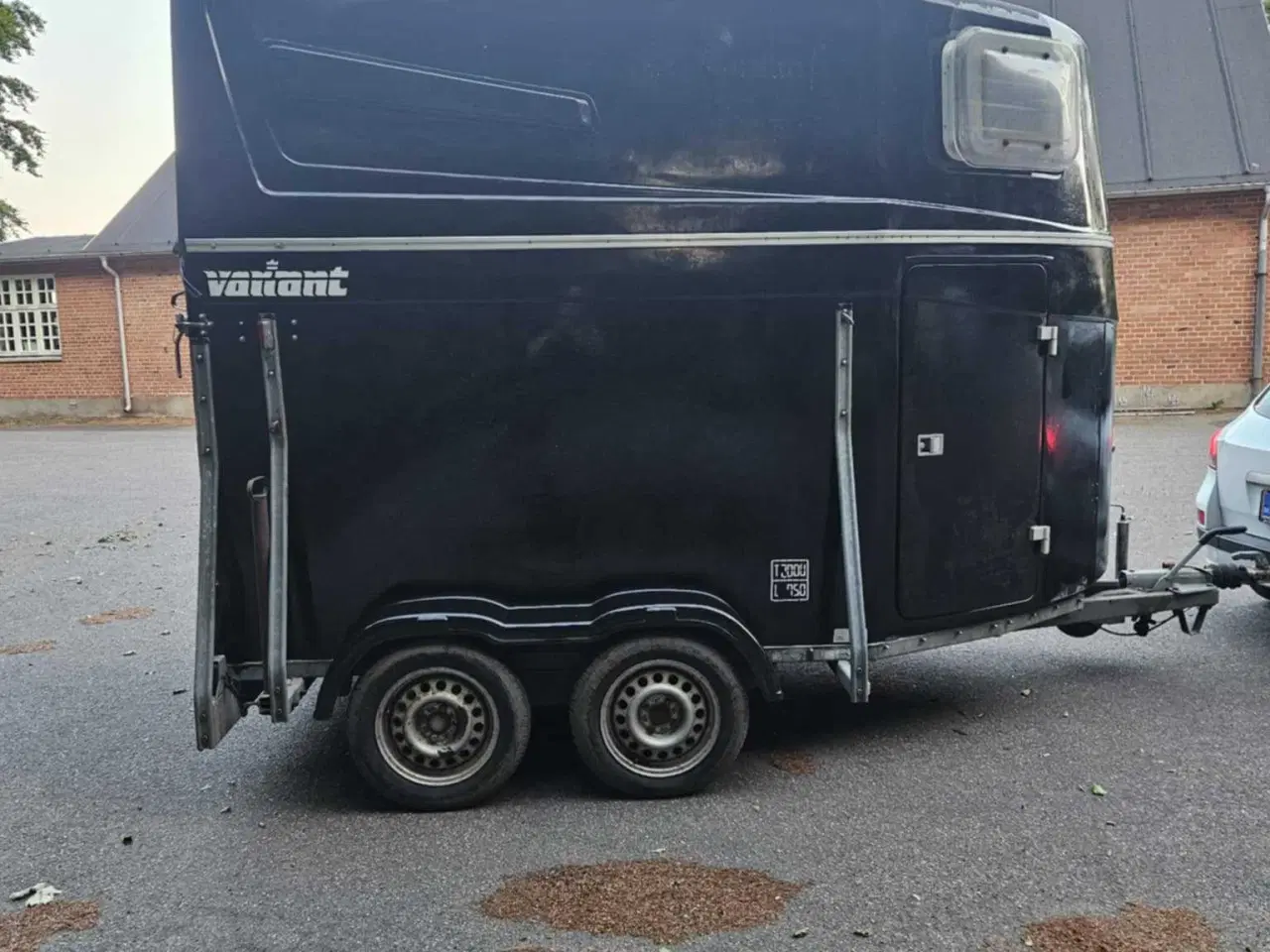 Billede 2 - Nysynet glasfiber hestetrailer med sadelrum