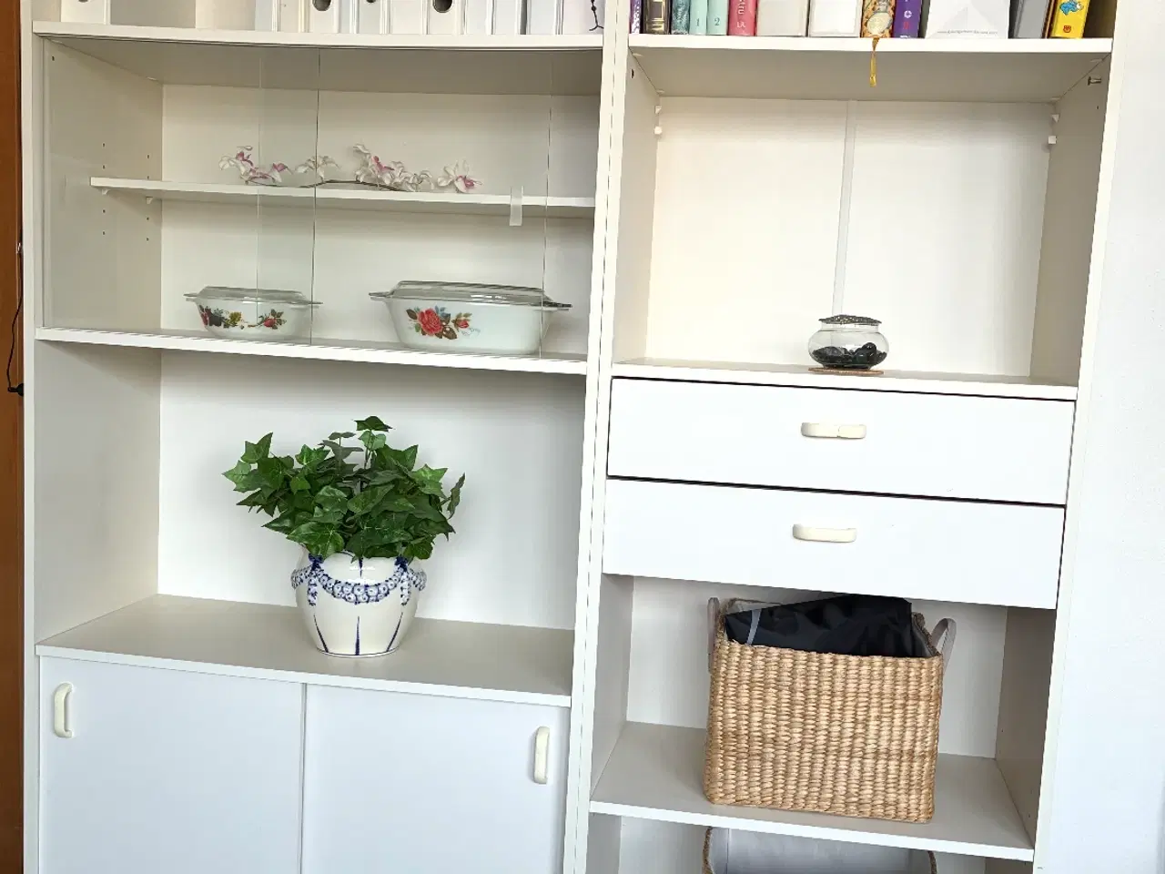 Billede 2 - Reol, vitrine, skab