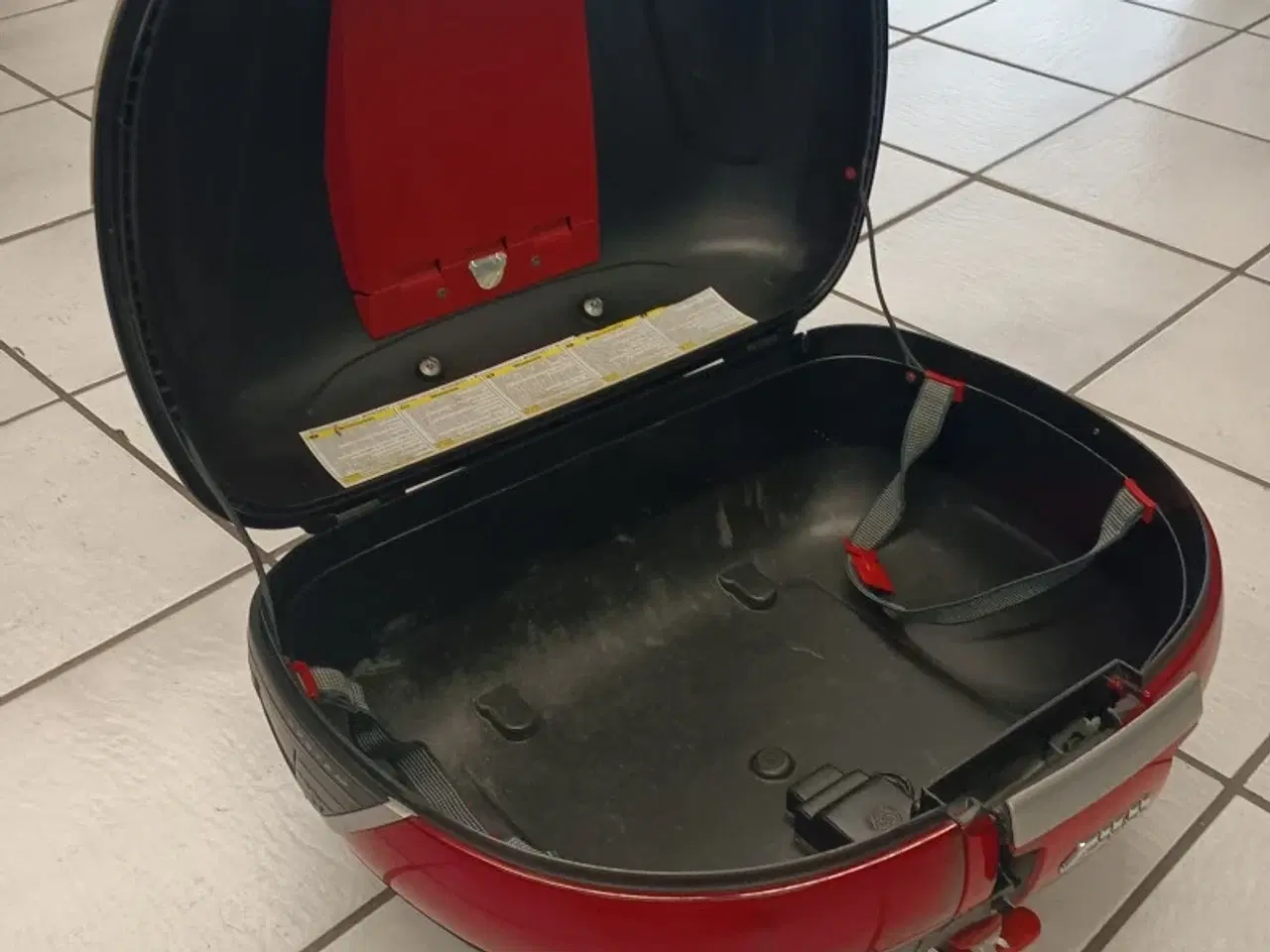 Billede 1 - Givi Maxia topboks, med ryglæn.