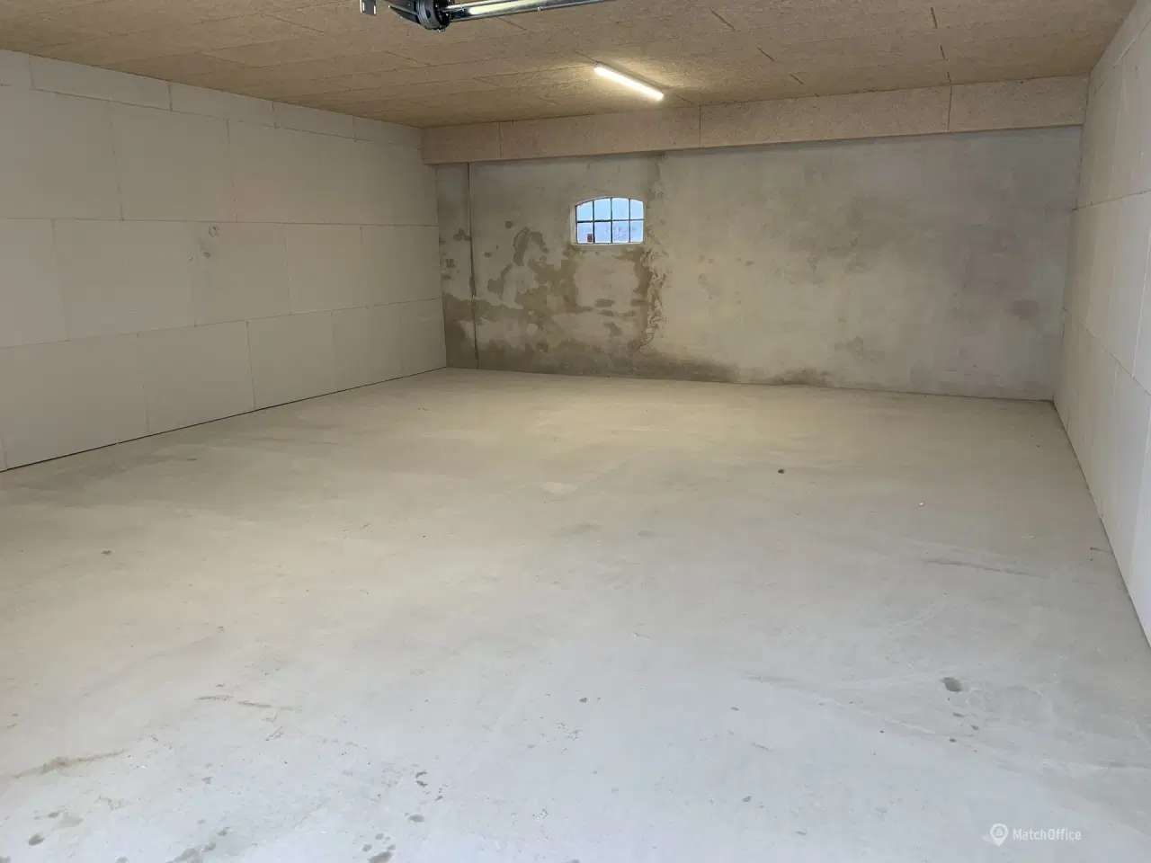 Billede 4 - Fine søjlefri lokaler i muret bygning