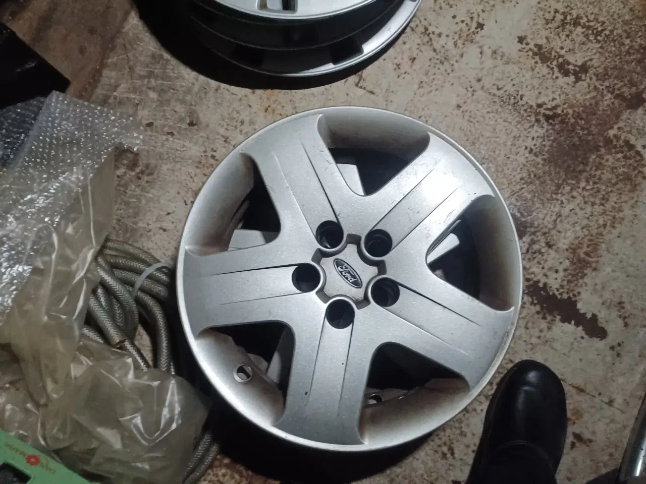 Billede 3 - Ford hjulkapsler.