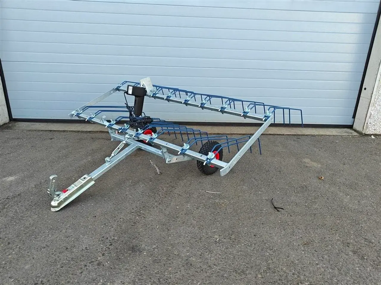 Billede 1 - Anker Bjerre Riven Gårdspladsstrigle 150cm Inkl. elektrisk hæve/sænk og kugletræk