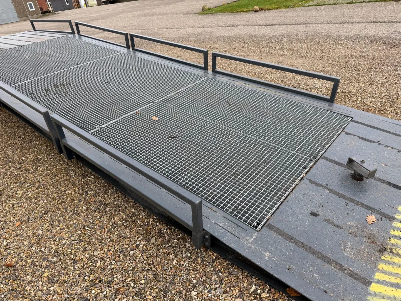 Billede 15 - Mobil læsserampe. 12 tons kapacitet. 236 cm indv. 