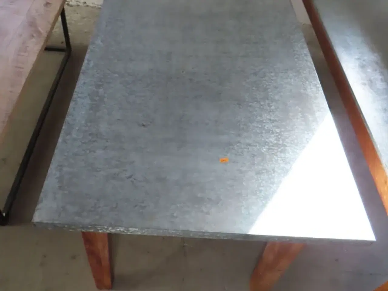 Billede 1 - Bord med galvaniseret bordplade