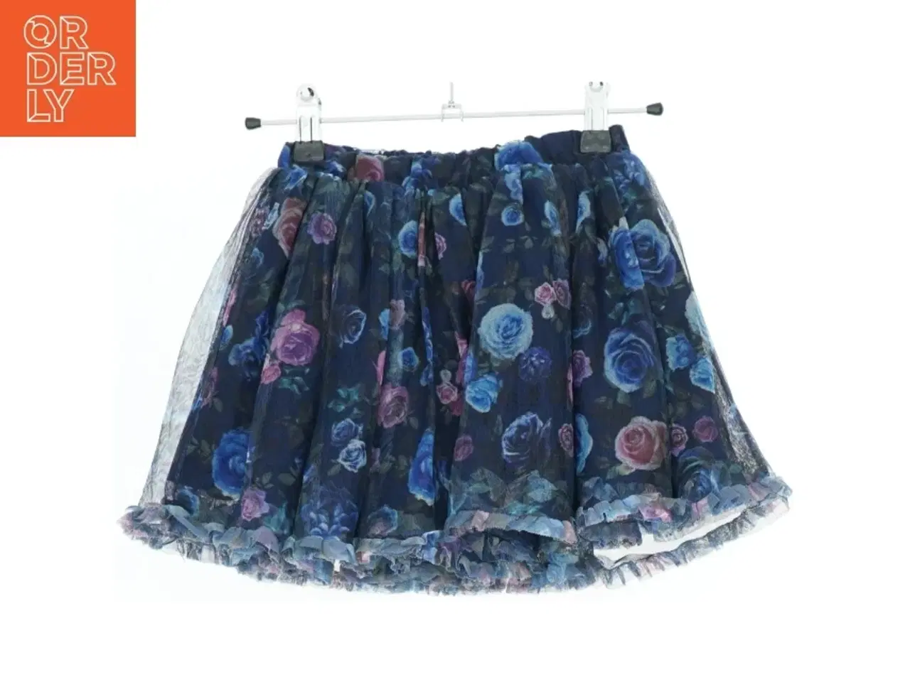 Billede 2 - Blomstret nederdel til børn fra H&M (str. 116)