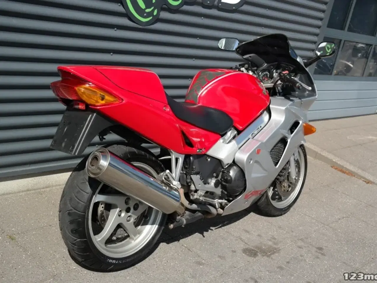Billede 3 - Honda VFR 800 F MC-SYD       BYTTER GERNE