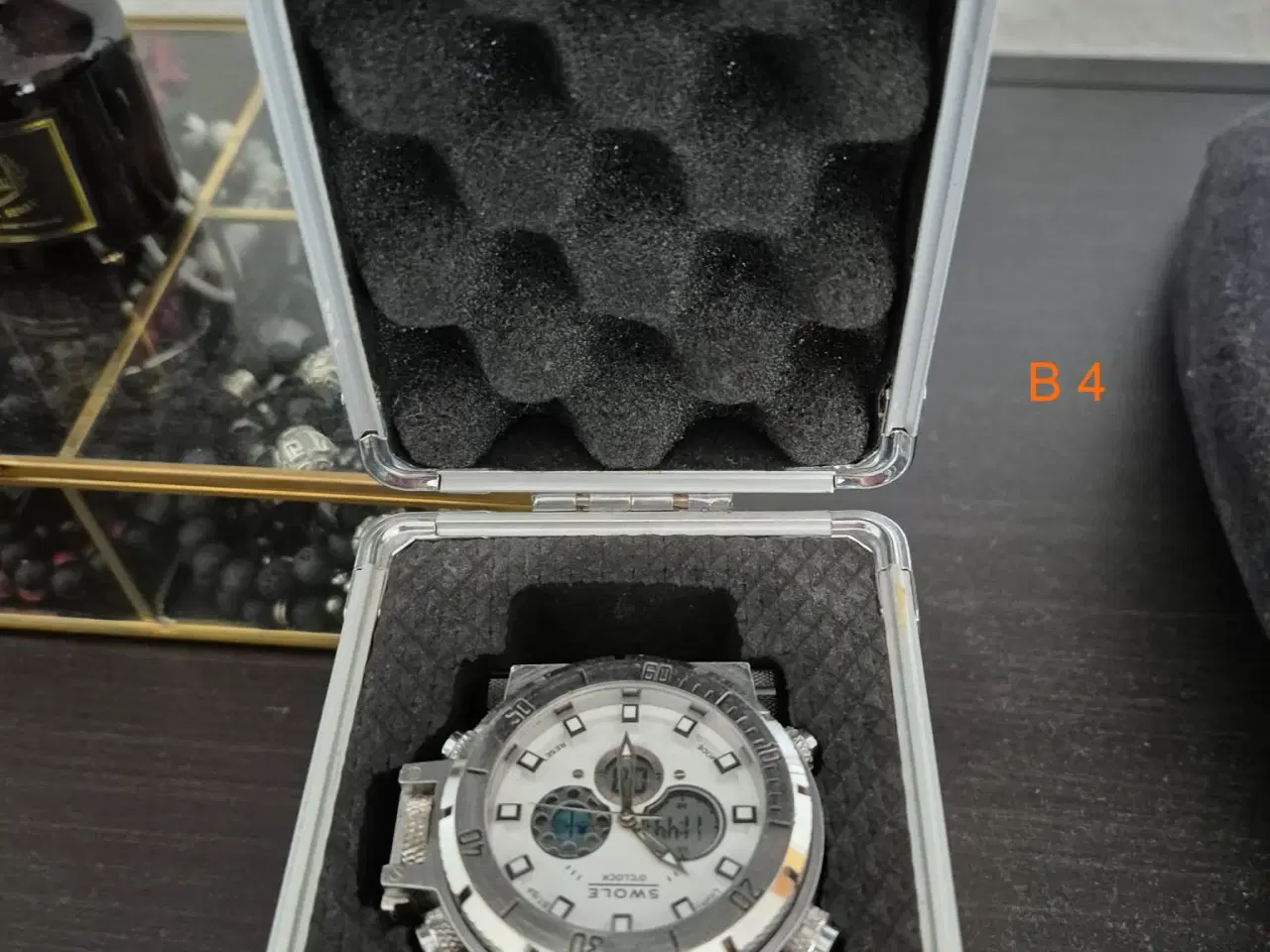 Billede 1 - SWOLE UR HELT NYT