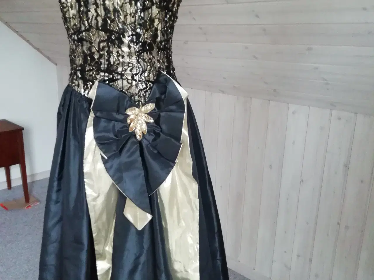 Billede 3 - Overdådig Elegant Gallakjole