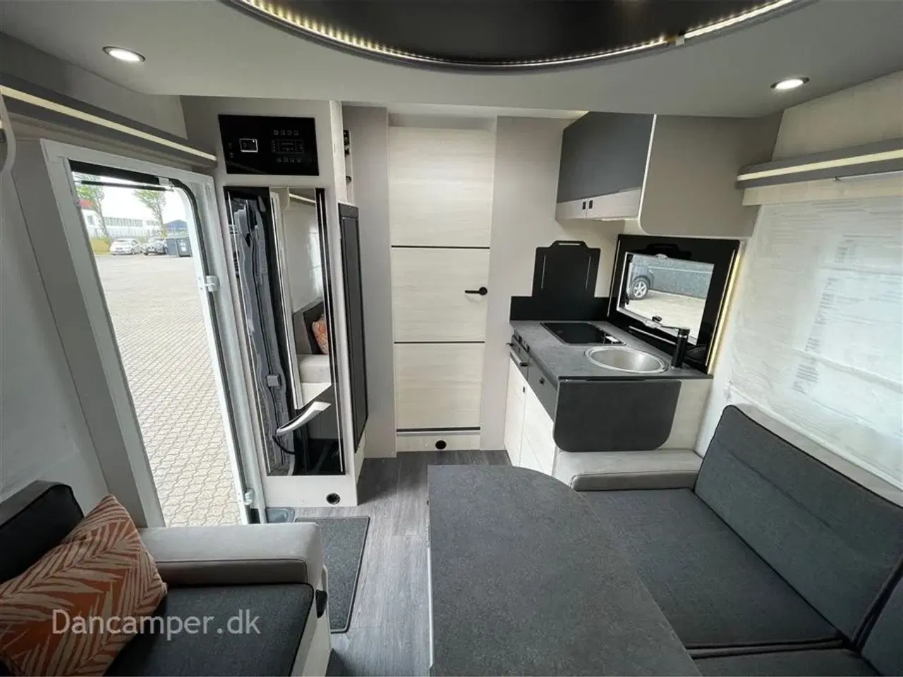 Billede 7 - 2023 - Chausson Titanium 720 ULTIMATE   2023 model, køjer samt stor dobbelt sænkeseng, 5prs. Smart-lounge, 170Hk - Automatgear