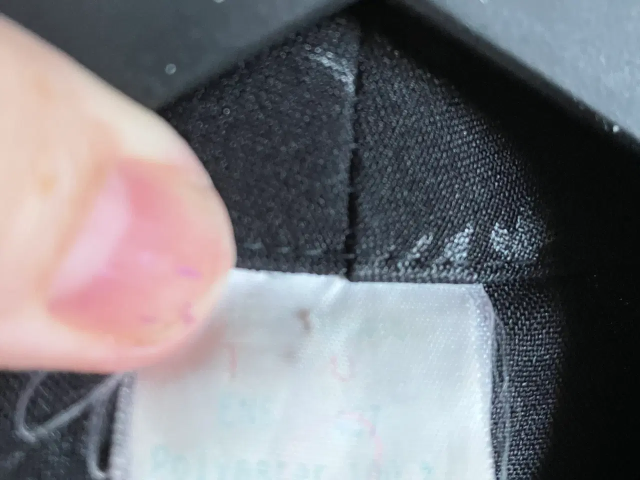 Billede 4 - Jakke fra france i str s i sort med lidt svej over