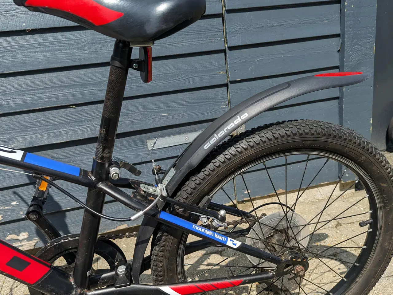Billede 4 - Juniorcykel 20" DINO sort/rød 6-gear