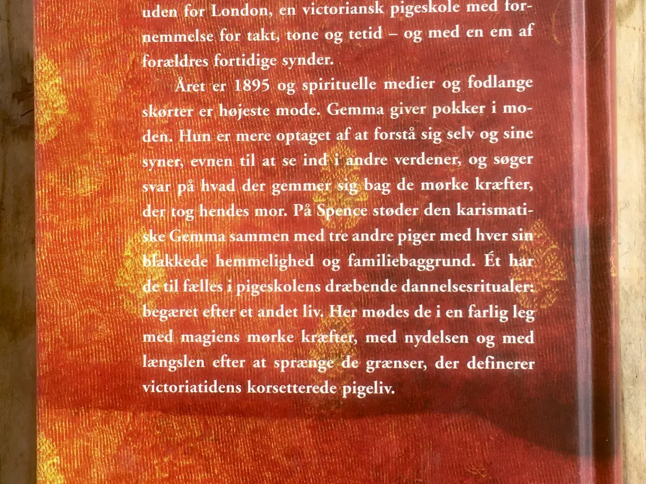 Billede 2 - Hemmelige kræfter, Libba Bray, genre: fantasy