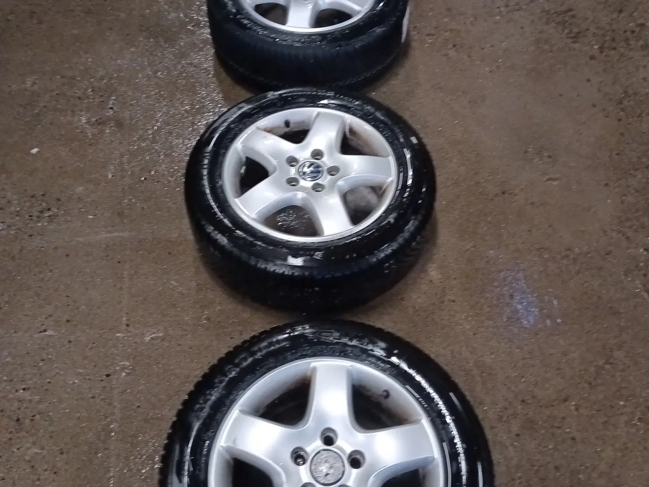 Billede 4 - Alufælge til VW T5/T6 med nye helårsdæk 