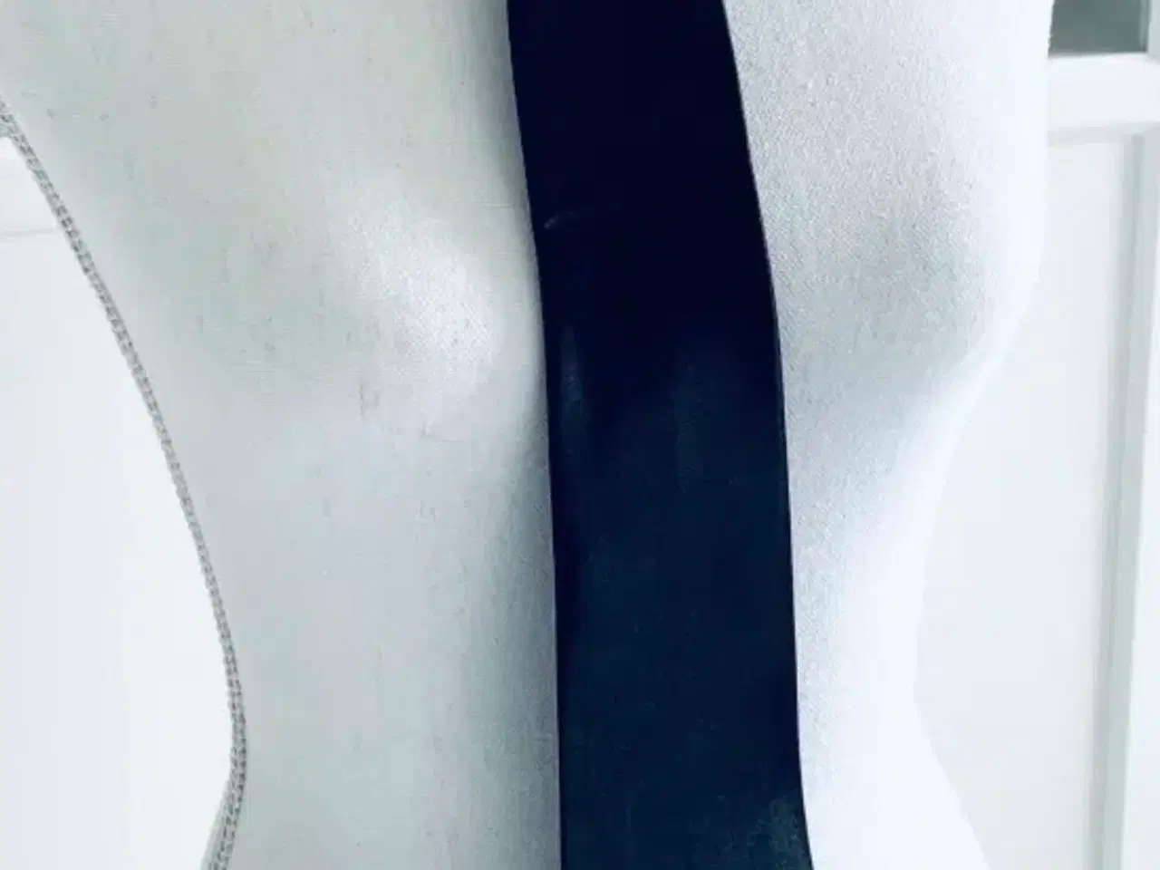 Billede 2 - Sort slips i god stand