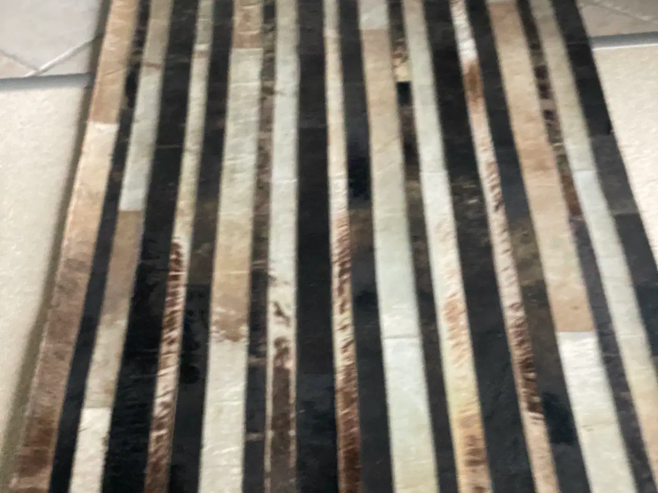 Billede 2 - Ko tæppe på gulvet 