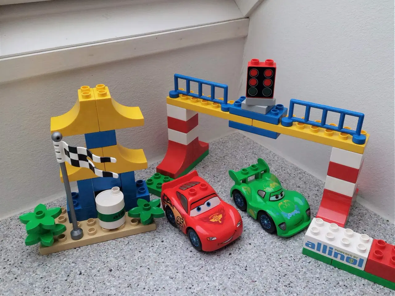 Billede 2 - Lego Duplo - Cars Tokyo Løbet. Nr 5819