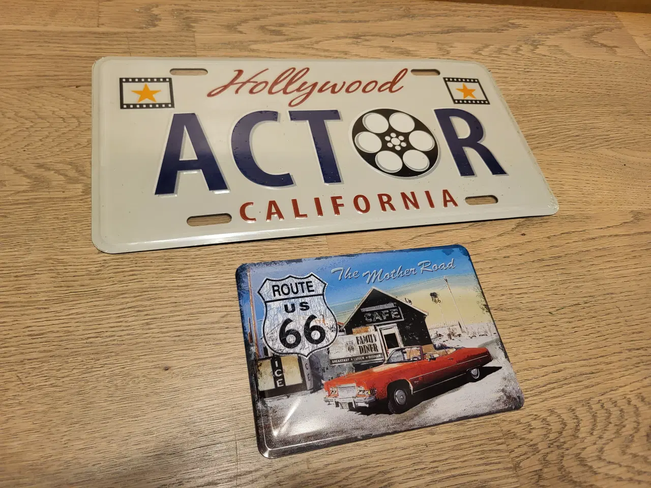 Billede 2 - Modelbiler blandet 4 stk. Og 2 stk. Skilte. 100 kr