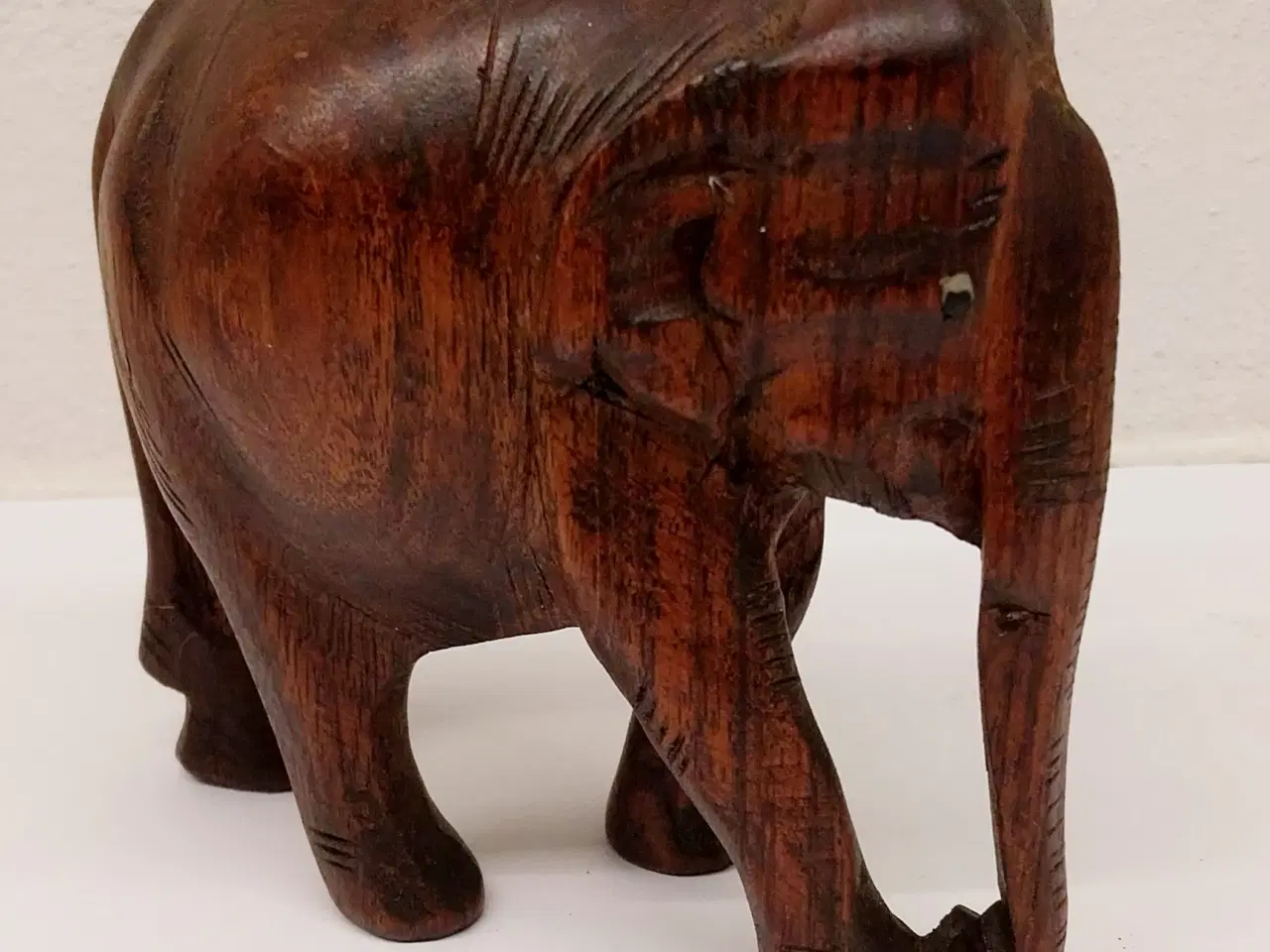 Billede 2 - Elefant i mørkt træ