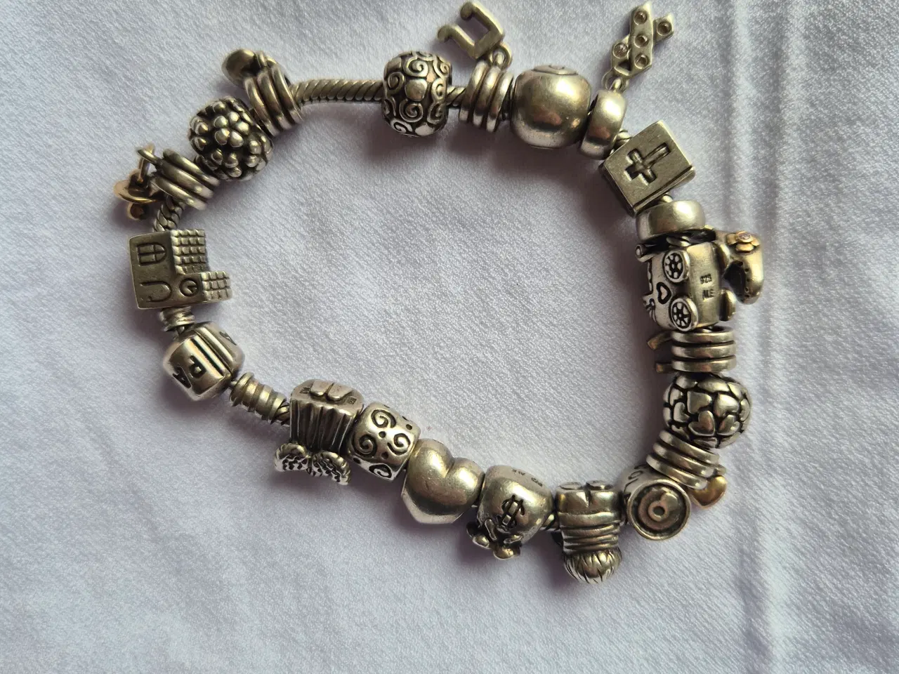 Billede 2 - Pandora armbånd 